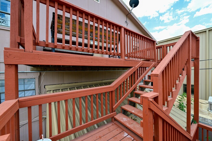 More Photos Of 111 N State St, Fort Davis Hotel For Sale