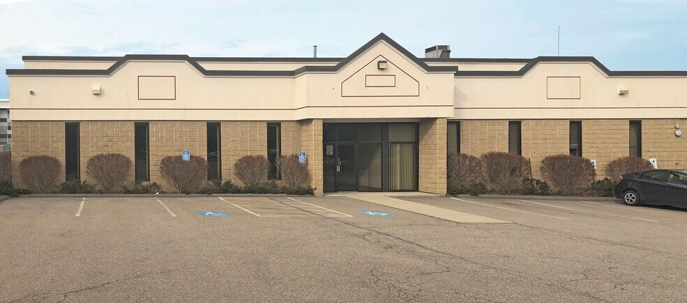 More Photos Of 500 Myles Standish Blvd, Taunton Flex For Sale