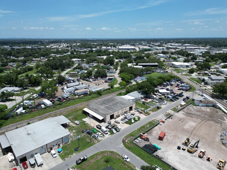 More Photos Of 4639 Lown St N, Saint Petersburg Manufacturing For Sale
