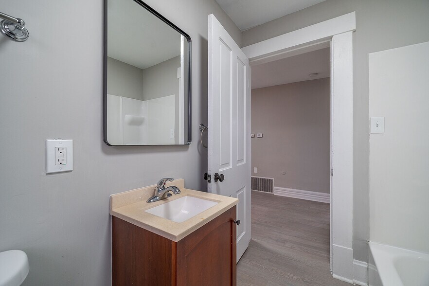 More Photos Of 16-20 W Park St, Westerville Apartments For Sale