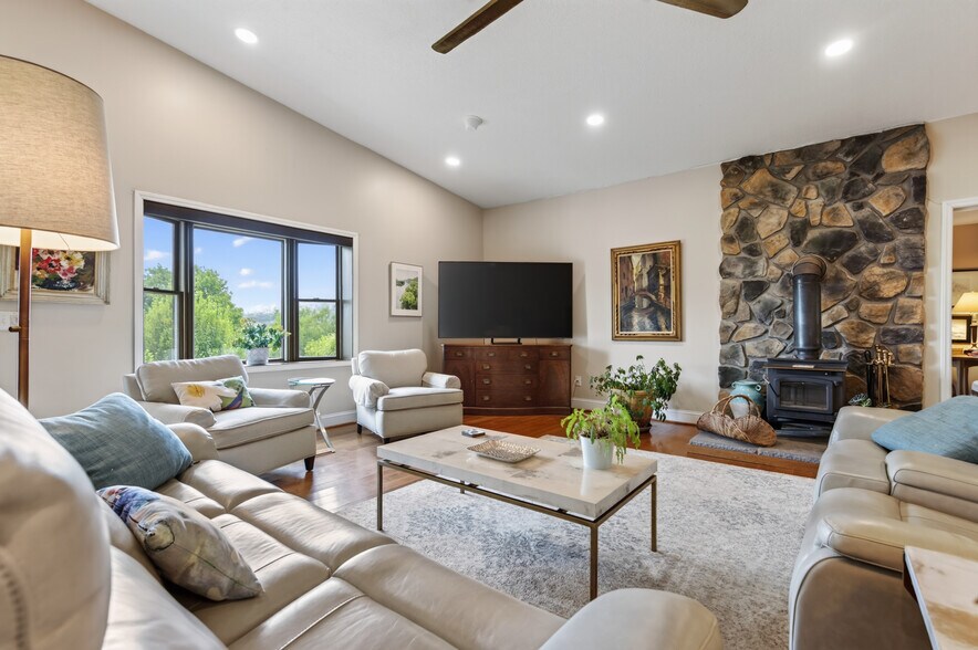 More Photos Of 1661 Turner Spur Rd, Fancy Gap Healthcare For Sale