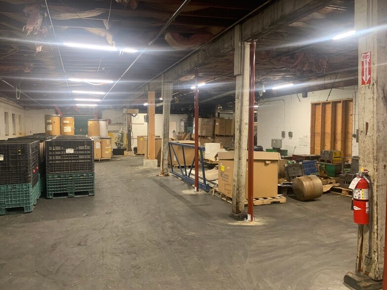 More Photos Of 62 Lakeview St, Leominster Warehouse For Sale