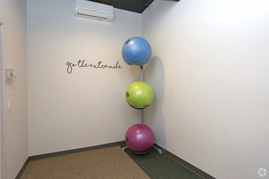 More Photos Of 13280 Linden Ave N, Seattle Apartments For Lease