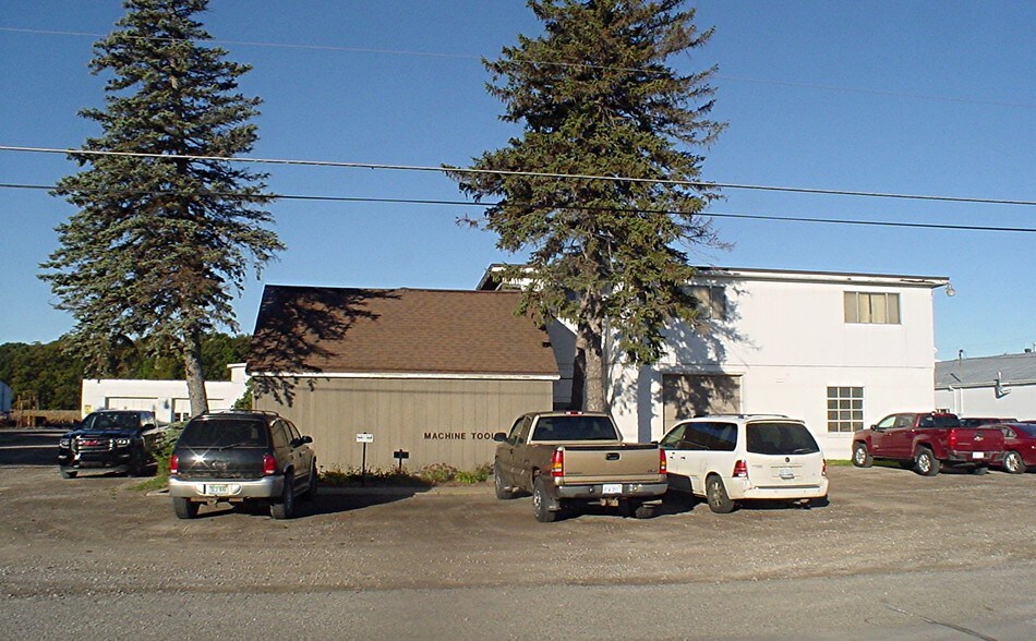 More Photos Of 5410 East Rd, Saginaw Distribution For Sale