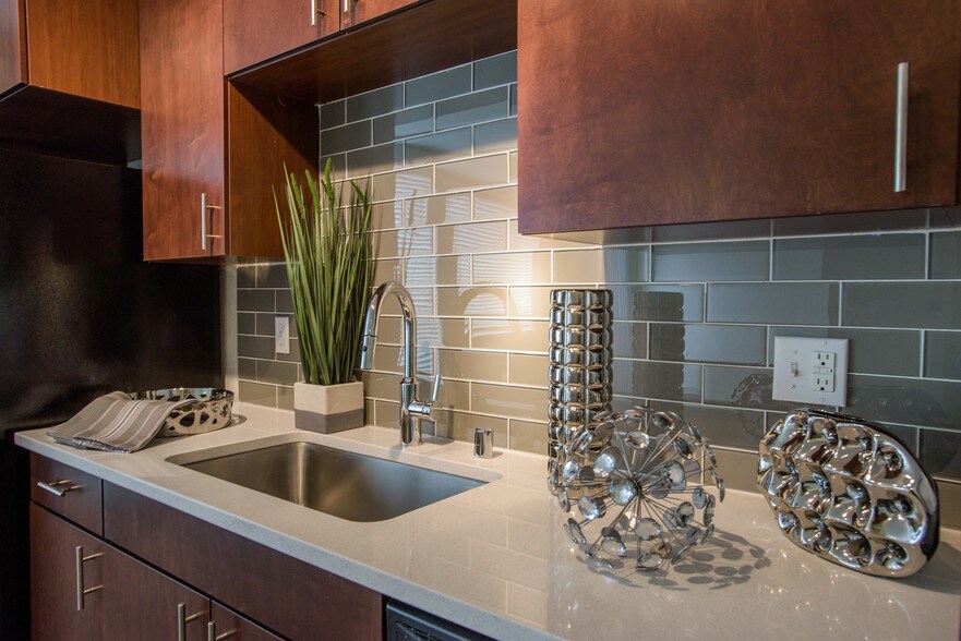 More Photos Of 2424-2434 W Caithness Pl, Denver Apartments For Lease