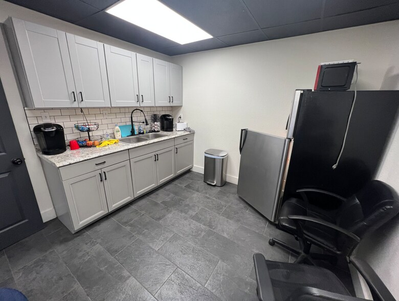 More Photos Of 2655-2685 S Tejon St, Englewood Warehouse For Lease