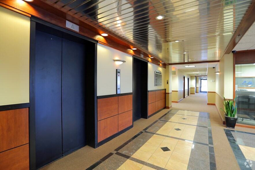 More Photos Of 2727 E 21st St, Tulsa Office For Lease