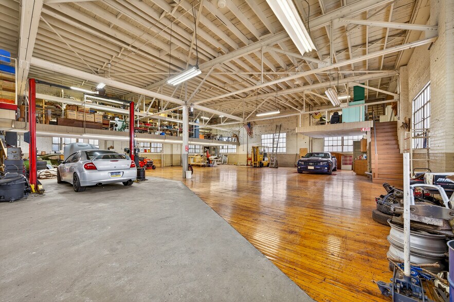 More Photos Of 28 S Moyer St, Emmaus Warehouse For Sale