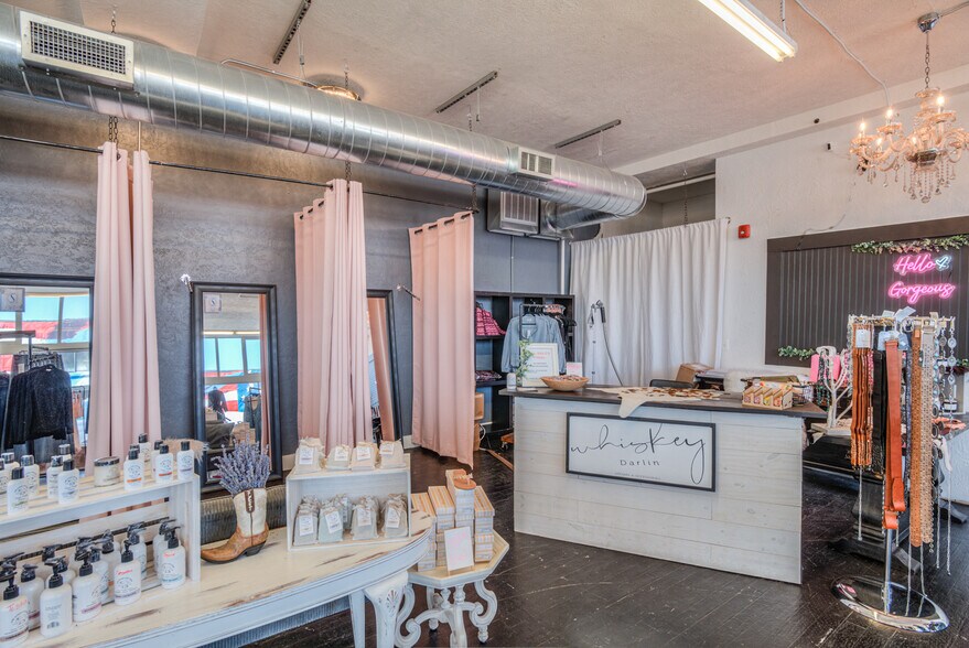 More Photos Of 395 N Main St, Prineville Storefront Retail Residential For Sale