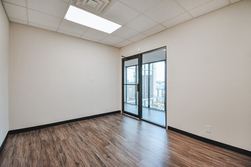 More Photos Of 4104 Houston Hwy, Victoria General Retail For Sale