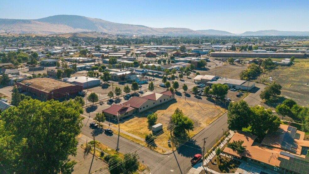More Photos Of 422 S 5th St, Klamath Falls Office For Sale