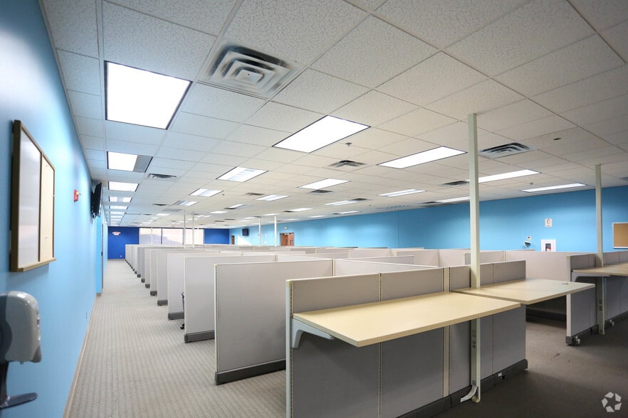 More Photos Of 2070 Little Hills Expy, Saint Charles Office For Sale