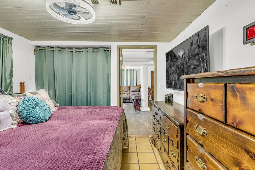 More Photos Of 2901 N Alvernon Way, Tucson Office For Sale