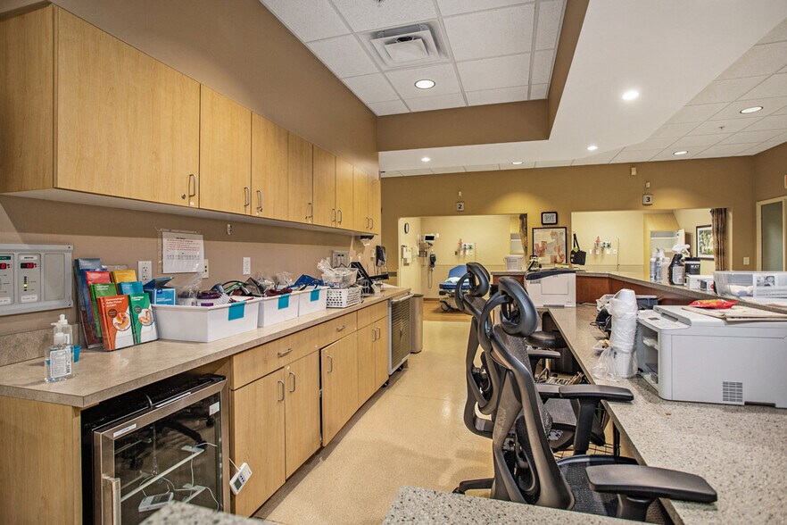 More Photos Of 3770 Capital Ave SW, Battle Creek Medical For Sale