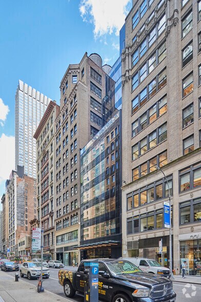More Photos Of 44 W 37th St, New York Office For Lease