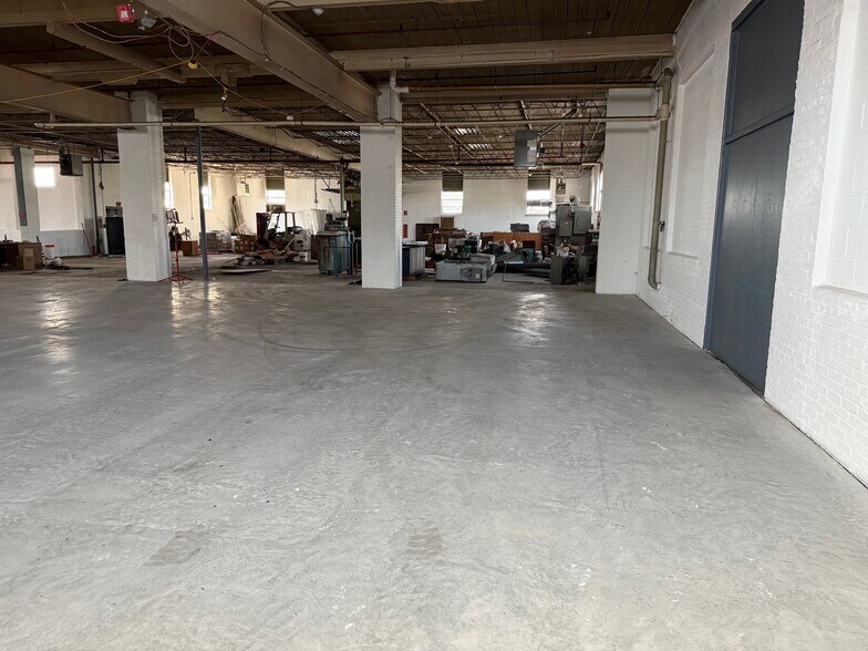 More Photos Of 253 Georgia Ave, Providence Manufacturing For Lease