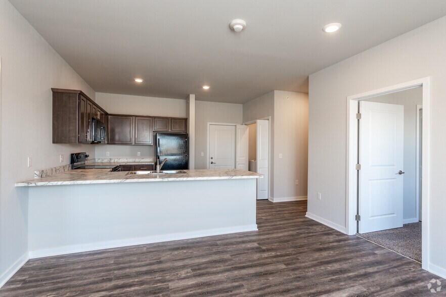 More Photos Of 2135 Edgewood Dr, Webster City Apartments For Sale