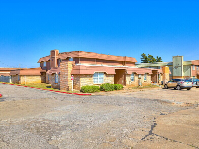 More Photos Of 7404 Lyrewood Ln, Oklahoma City Apartments For Sale