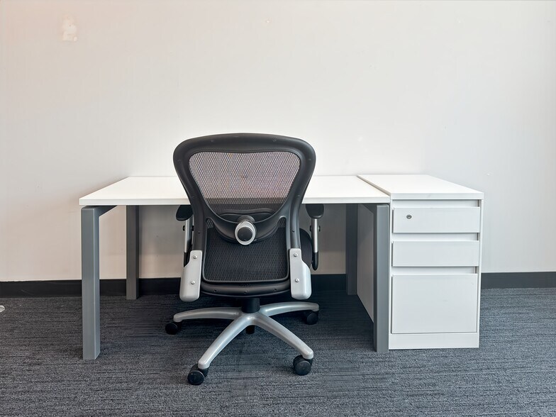 More Photos Of 201 St. Charles Ave, New Orleans Coworking Space