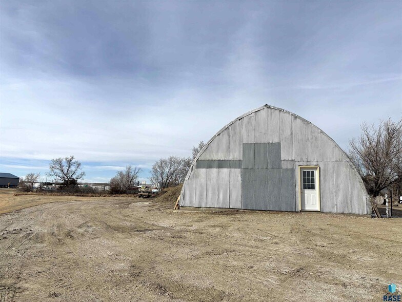 More Photos Of 1603 N Broadway Ave, Miller Industrial For Sale