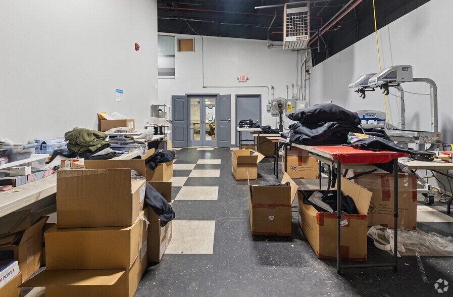 More Photos Of 229-239 Neck Rd, Haverhill Warehouse For Lease