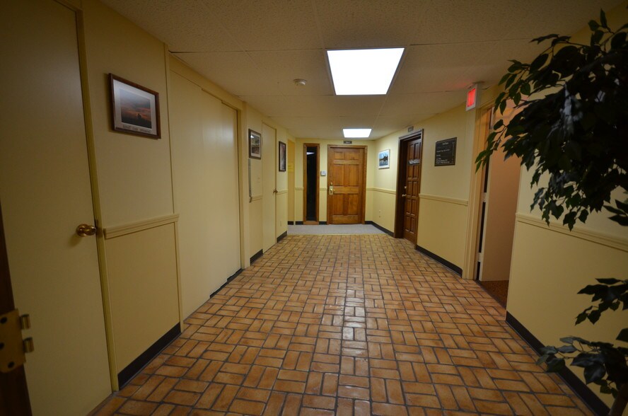 More Photos Of 20 Maple St, Springfield Office For Sale