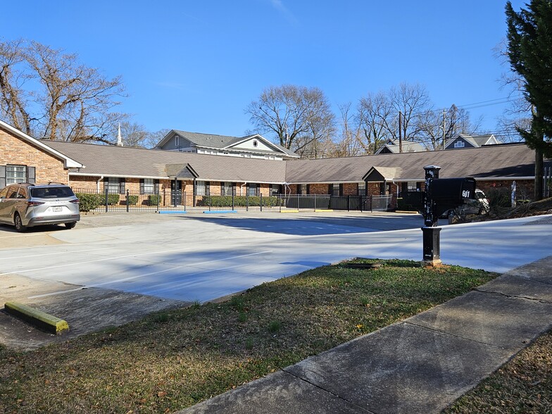 Primary Photo Of 601 Coleman St, Atlanta Assisted Living For Sale