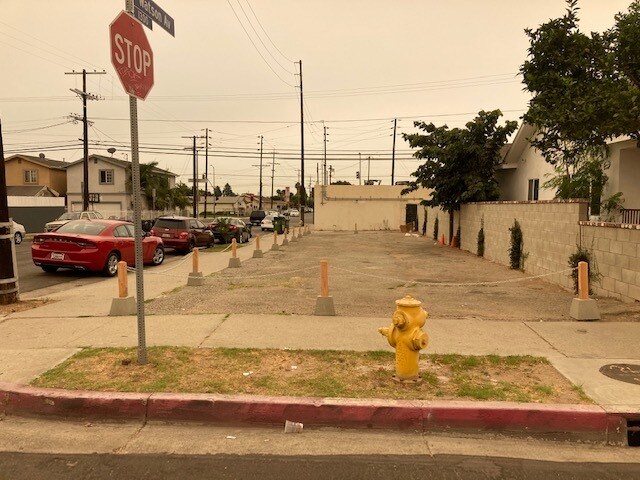 More Photos Of 1215 E Pacific Coast Hwy, Wilmington Storefront Retail Office For Lease