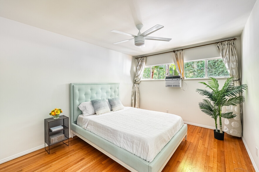 More Photos Of 914 20Th St, Santa Monica Apartments For Sale