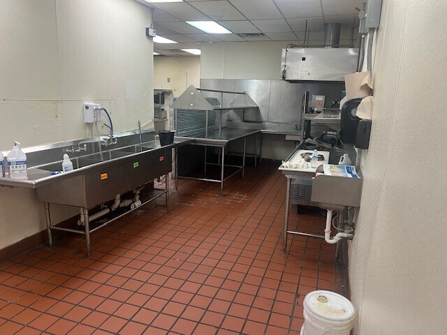 More Photos Of 109 Crossings Mall, Elkview Restaurant For Lease