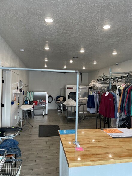More Photos Of 1801 E Airport Rd, Blackfoot Freestanding For Lease