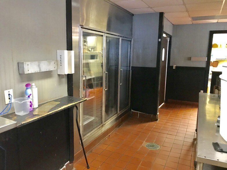 More Photos Of 406 US Highway 41 Byp N, Venice Restaurant For Lease