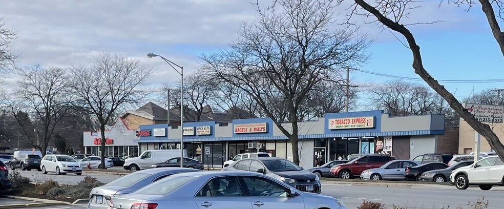 More Photos Of 3552-3562 Dempster St, Skokie General Retail For Lease