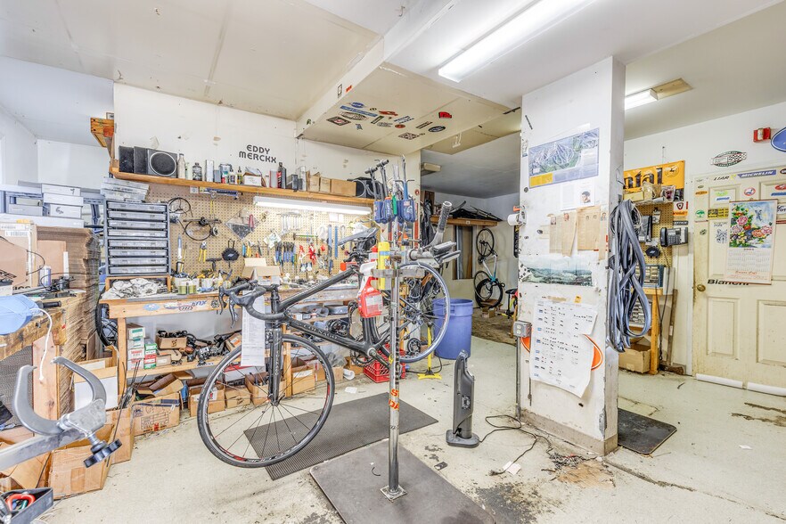 More Photos Of 830 Flory Mill Rd, Lancaster Light Manufacturing For Sale