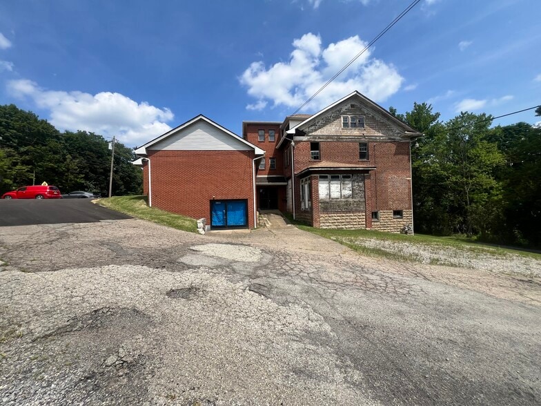 More Photos Of 8200 Perry Hwy, Pittsburgh Freestanding For Sale