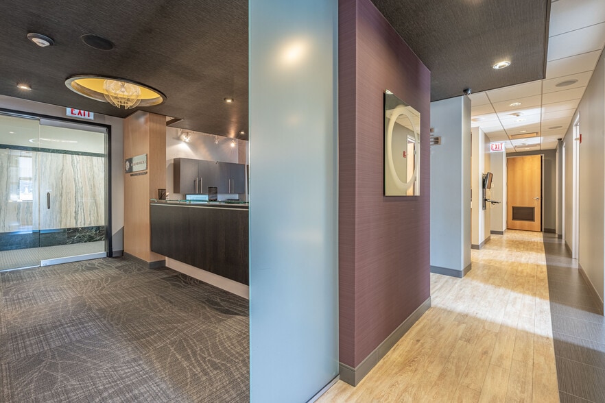 More Photos Of 50 E Washington St, Chicago Office For Sale