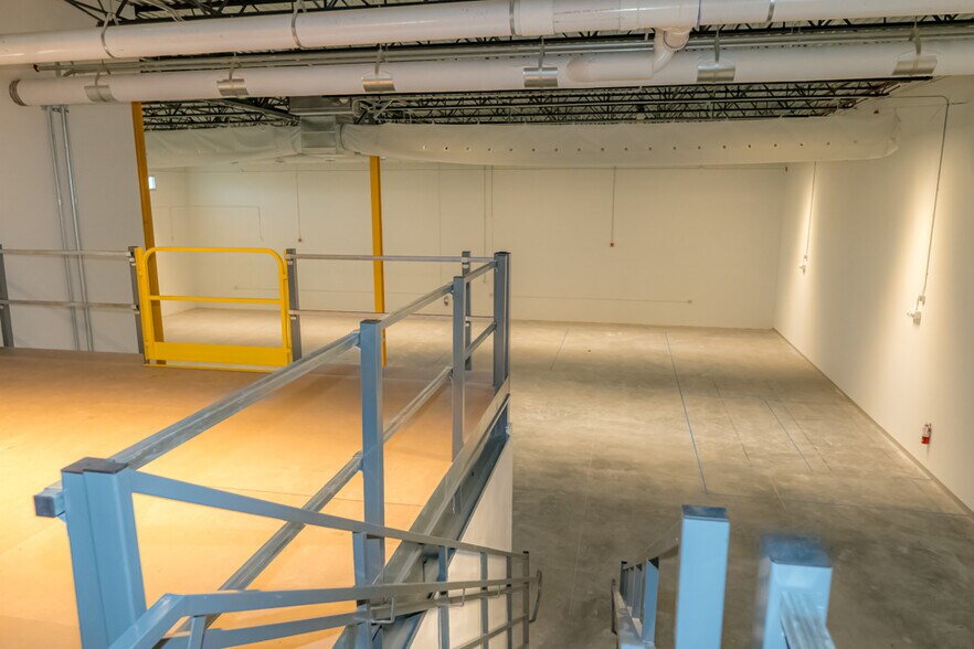 More Photos Of 1060 Goodrich Ave, Sarasota Warehouse For Sale