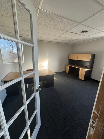 More Photos Of 7056 Corporate Way, Dayton Office For Lease