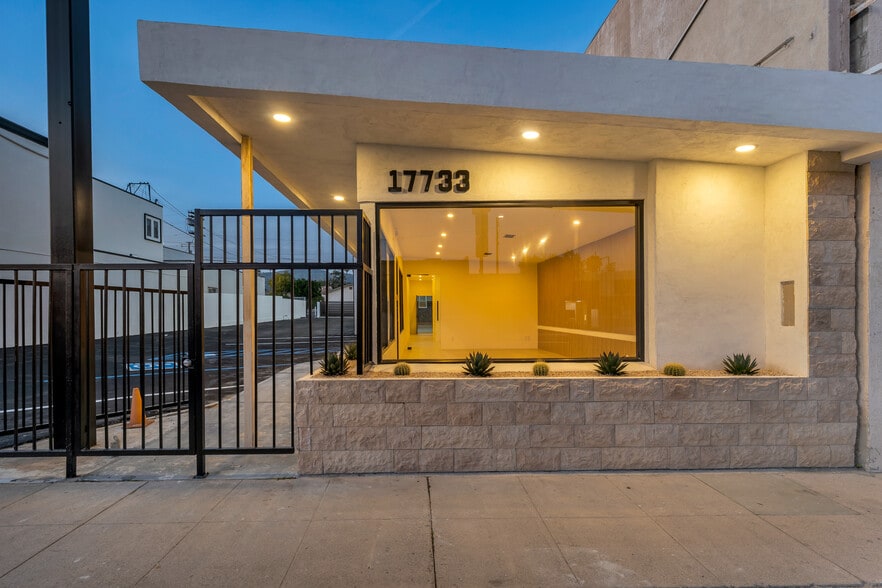 More Photos Of 17733 Chatsworth St, Granada Hills Auto Repair For Lease