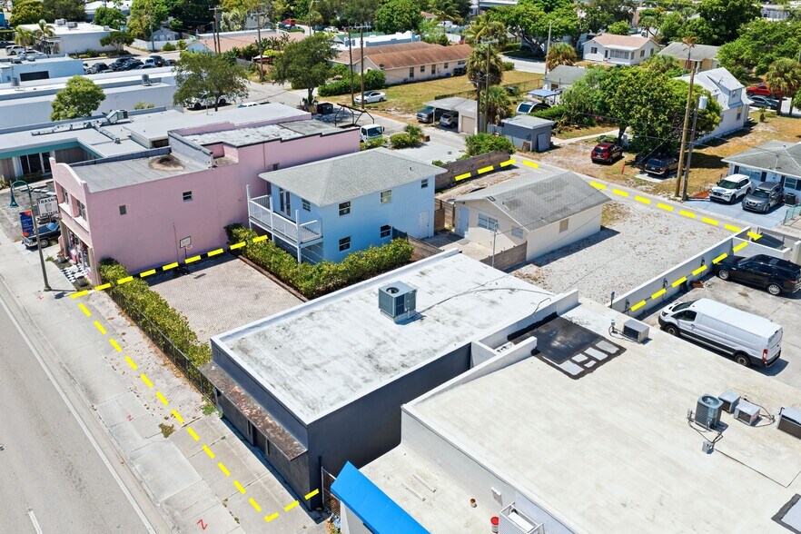 More Photos Of 527 N Dixie Hwy, Lake Worth Bar For Sale