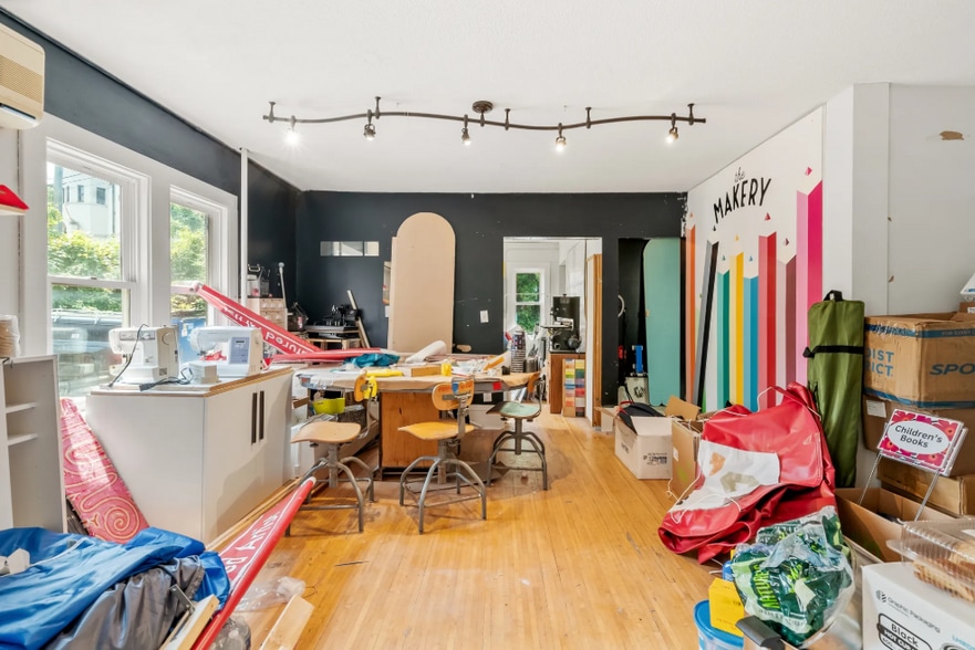 More Photos Of 2232-2242 Carter Ave, Saint Paul Unknown For Lease