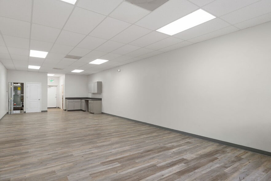 More Photos Of 1298 E Norvell Bryant Hwy, Hernando Freestanding For Sale