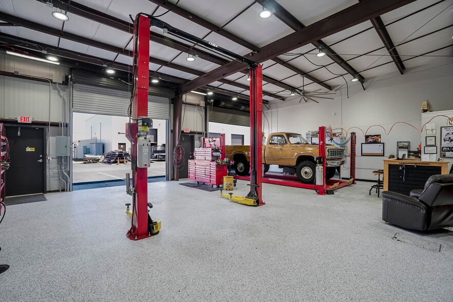 More Photos Of 2700 N Lake Valley Rd, Prescott Valley Industrial For Sale