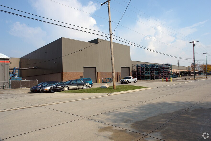 More Photos Of 29880 Groesbeck Hwy, Roseville Manufacturing For Sale