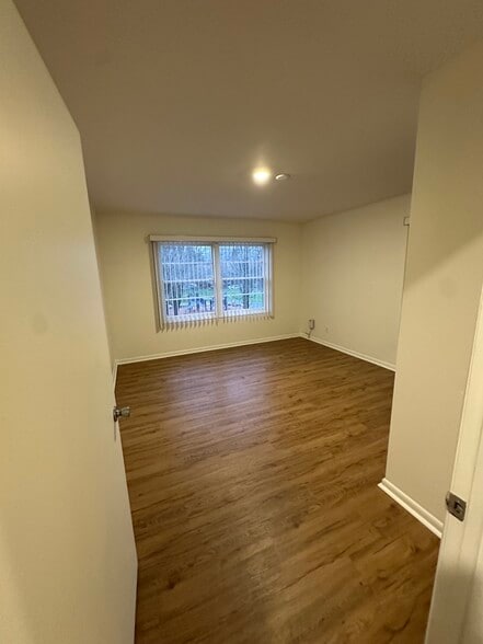 More Photos Of 2816 NE Halsey St, Portland Storefront Retail Residential For Sale