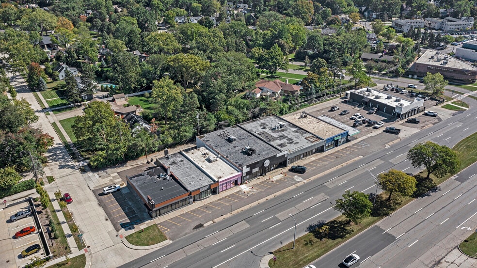More Photos Of 28142 Woodward Ave, Royal Oak Storefront For Lease