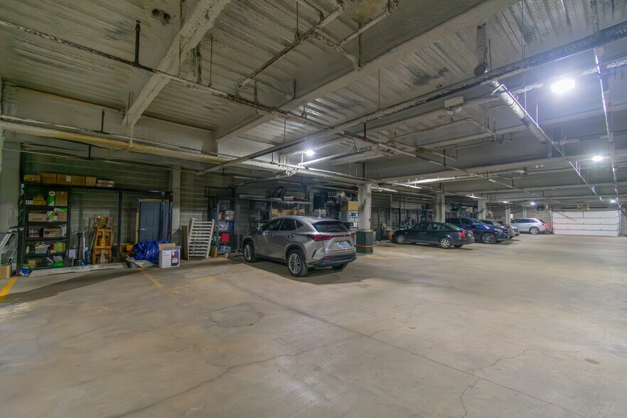 More Photos Of 1355 W Washington Blvd, Chicago Apartments For Sale