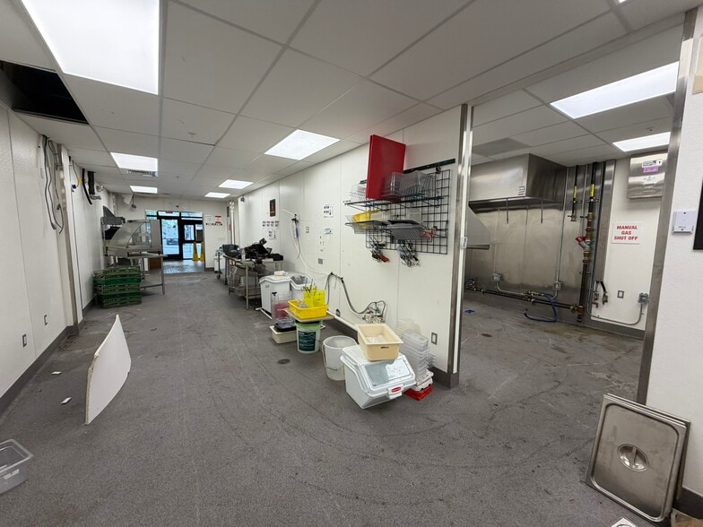 More Photos Of 50 W Flagler St, Miami Fast Food For Lease