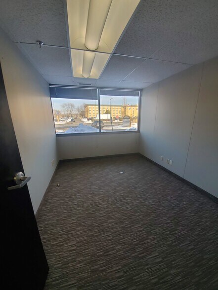 More Photos Of 1325 American Blvd E, Bloomington Showroom For Sale