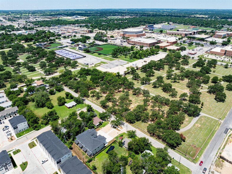 More Photos Of 1540 W Long St, Stephenville Apartments For Sale